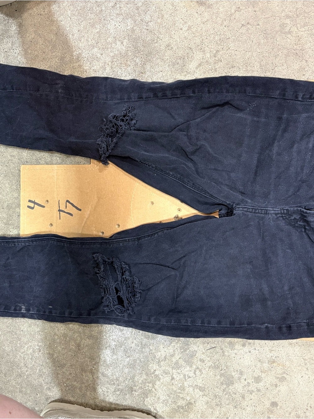 American Eagle Outfitters Women's Skinny Jeans - Black Distressed